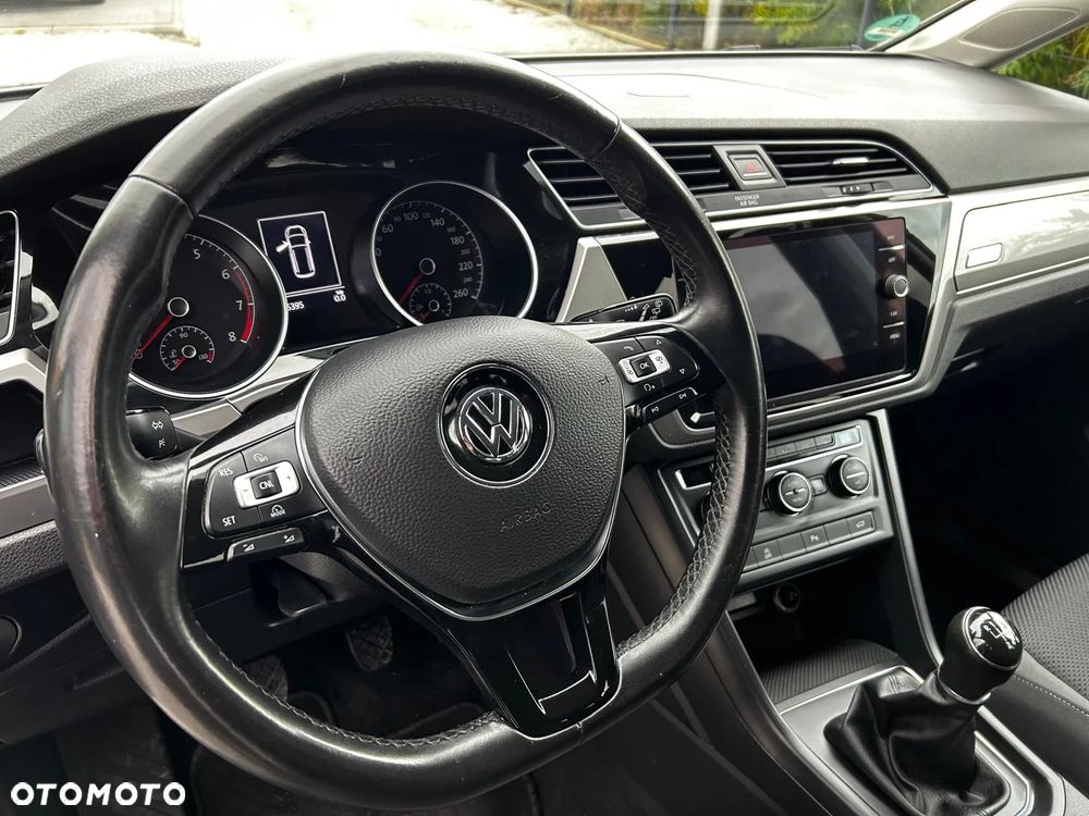 Volkswagen Touran 1.4 TSI BMT Comfortline - 25