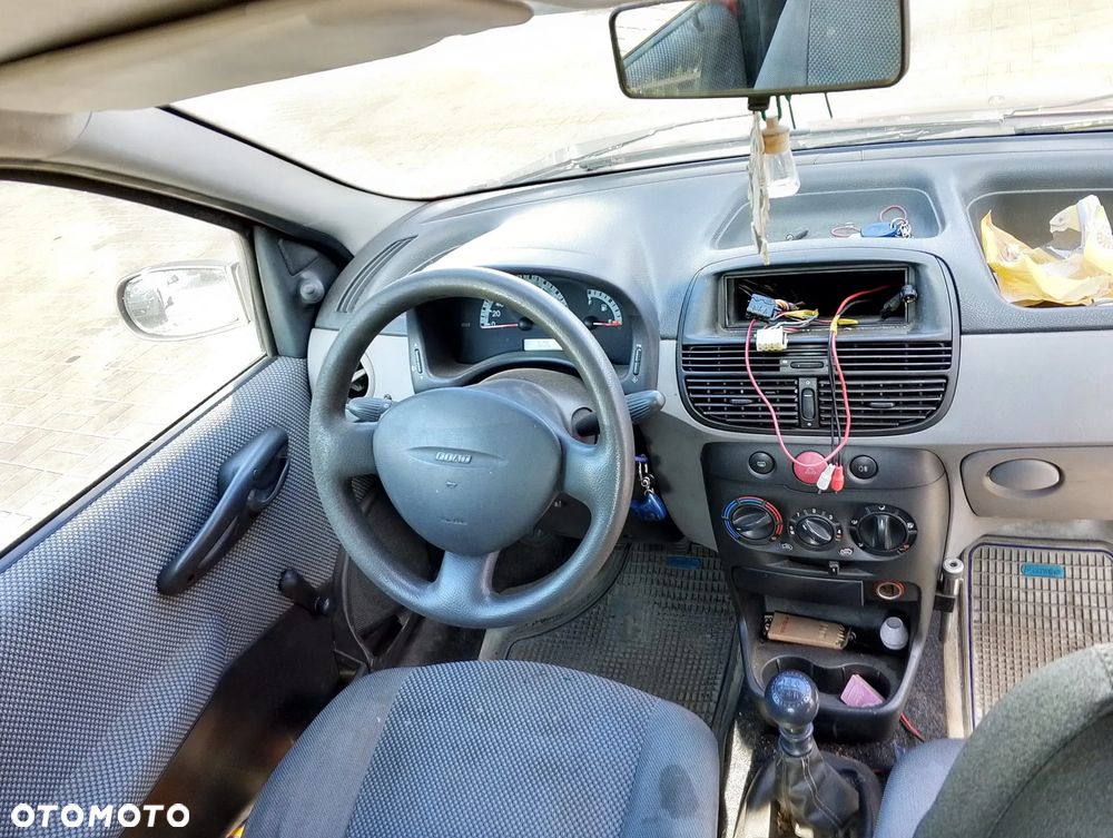 Fiat Punto II (99-03r.) 1.2 B 58KM. Silnik 188 A4.000 Skrzynia.Cały na części. GWARANCJA !!! Przód Tył Zestaw Komplet Drzwi Klapa Zderzak Błotnik Maska Grill Atrapa Szyba Pas Lampa Lusterko Boczki Fotel Kanapa Kokpit Deska Rozdzielcza Przełącznik Włącznik Sterownik Przewody Wiązka Instalacja Moduł Komputer Czujnik Listwa Pompa Alternator Wtryski Głowica Rozrusznik Kompresor Sprzęgło Dwumas Silnik Skrzynia ABS Klimatyzacji Paliwa Wspomagania Kolektor Turbina Przepustnica Zawór Chłodnica Koło Hak Belka Sanki Zawieszenie Mcpherson Półoś Amortyzator Wydech Tłumik Zacisk Most - 9