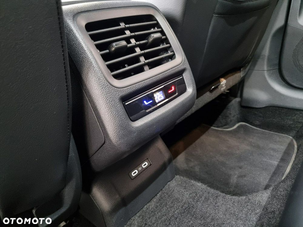 Volkswagen T-Roc 1.5 eTSI R-Line DSG - 20