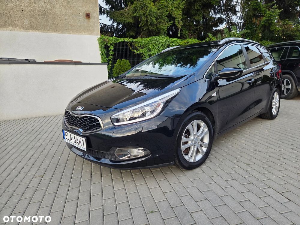 Kia Ceed 1.6 GDI Dream Team Edition - 12
