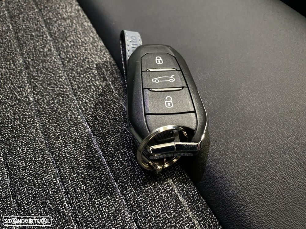 Peugeot 3008 1.2 Hybrid Allure e-DCS6 - 22