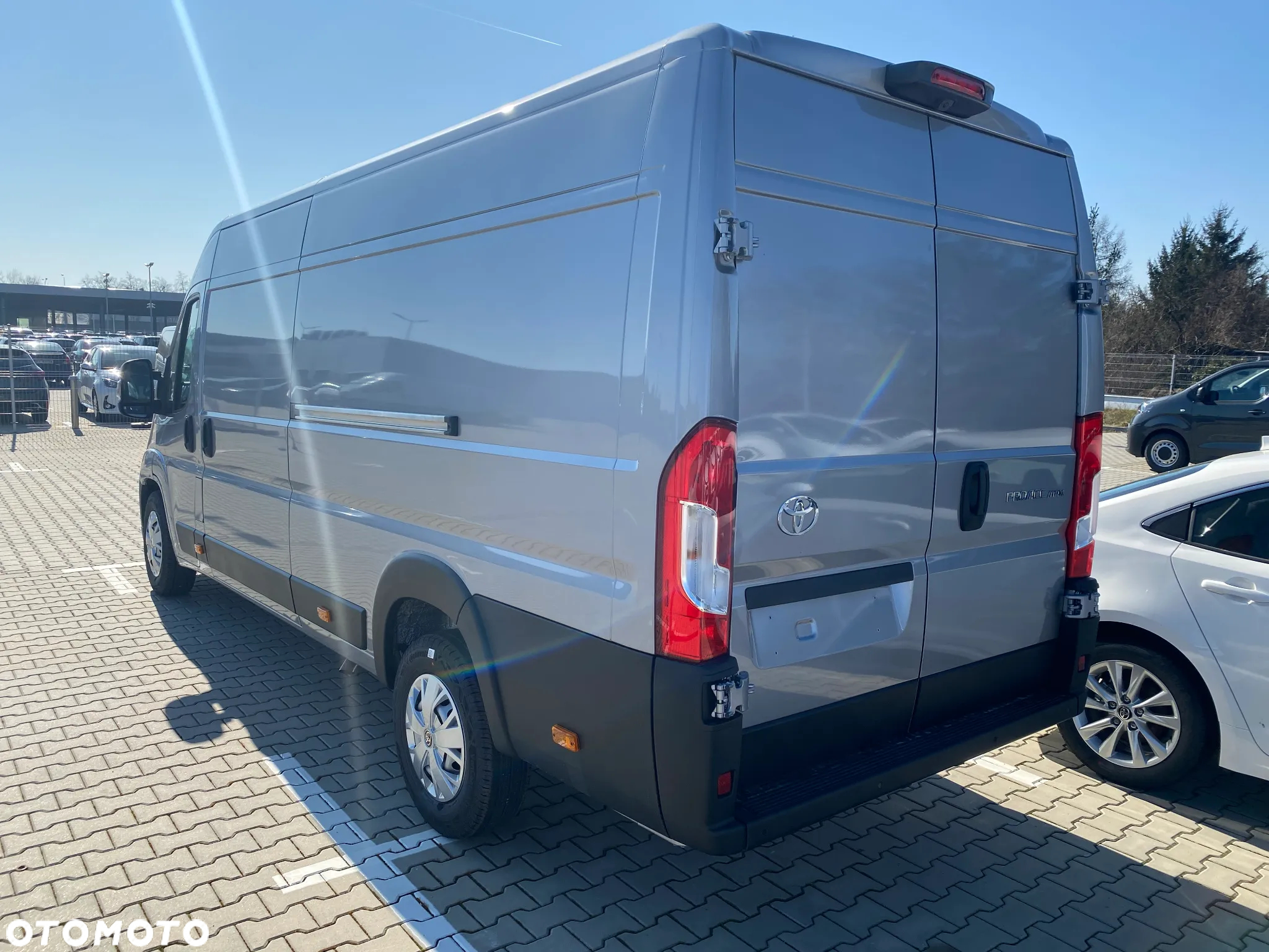 Toyota PRACE MAX L4H2 - 15
