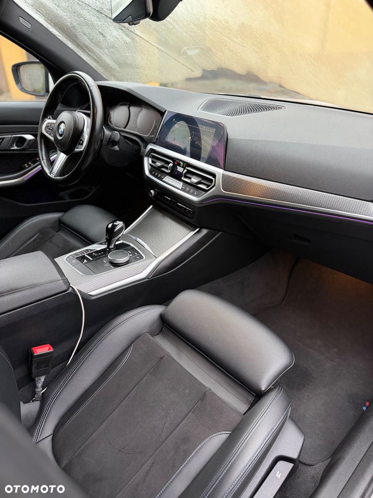 BMW Seria 3 320i M Sport - 21