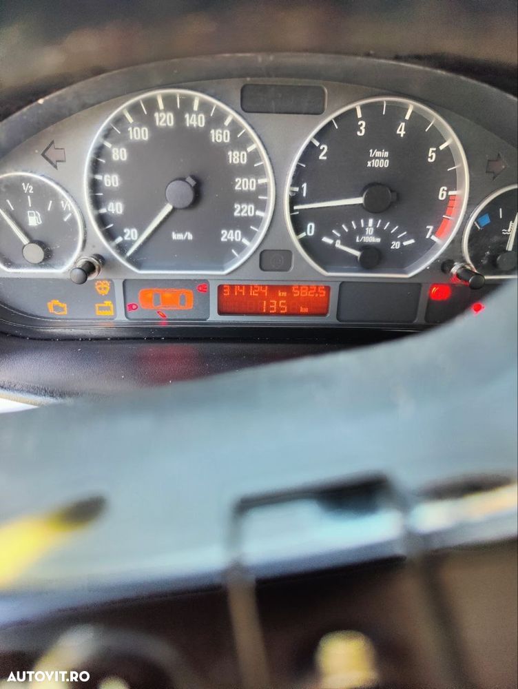 BMW Seria 3 316i - 14