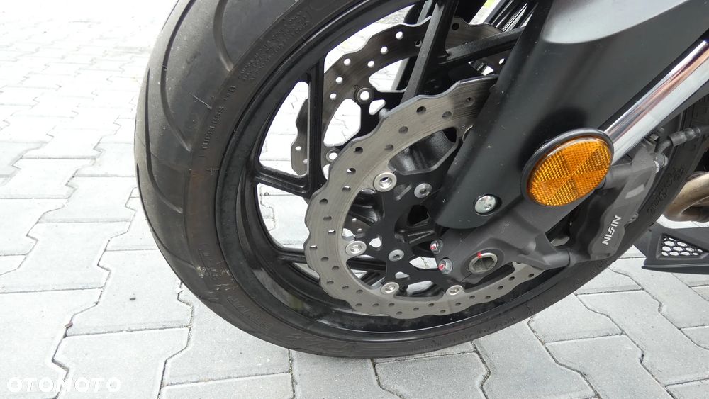Suzuki GSX - 15