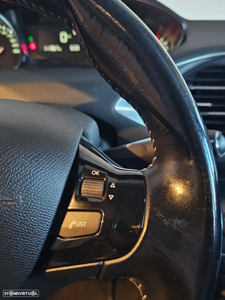 Peugeot 308 1.2 PureTech Allure EAT6 - 22