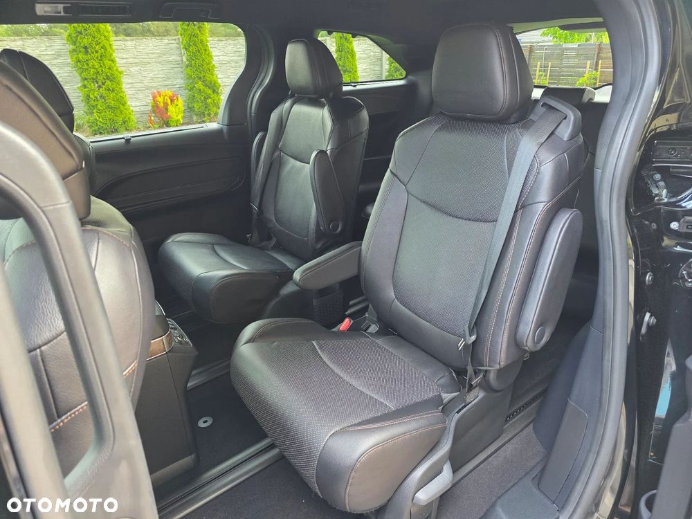 Toyota Sienna - 13