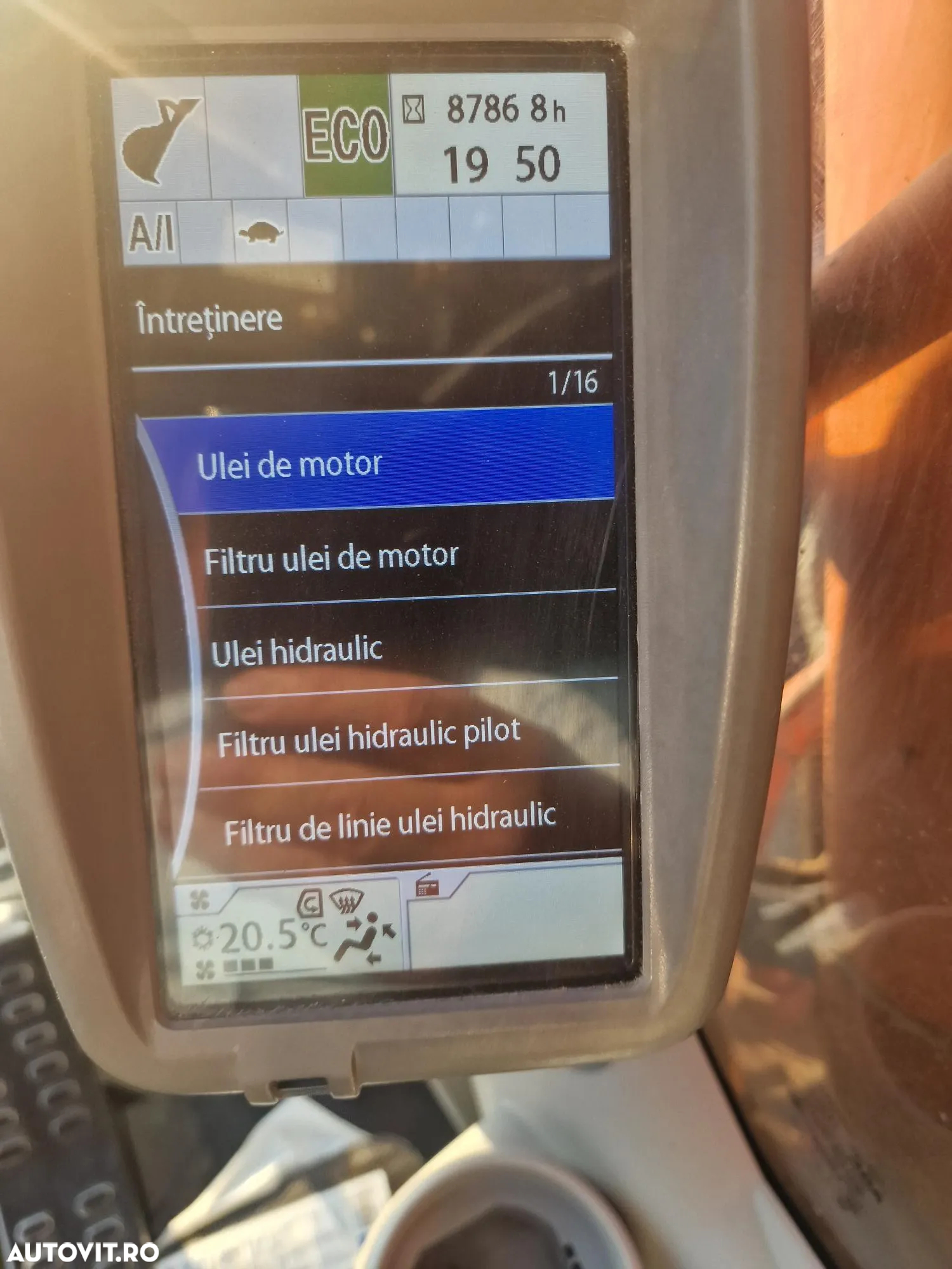 Hitachi ZX300, 32t, Cupa NOUA 1,8mc, 2018, 8.786h, Gresare automata, Inst picon, 3 pompe hidr HITACHI, Camera spate, Camere laterale, consum mediu 15l/h, Stare foarte buna, posibilitate leasing 3 ani-PROMOTIE 87.900 EUR+tva - 37