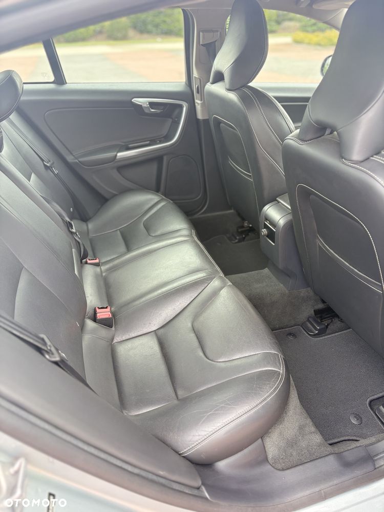 Volvo S60 T5 Drive-E Dynamic Edition (Kinetic) - 7