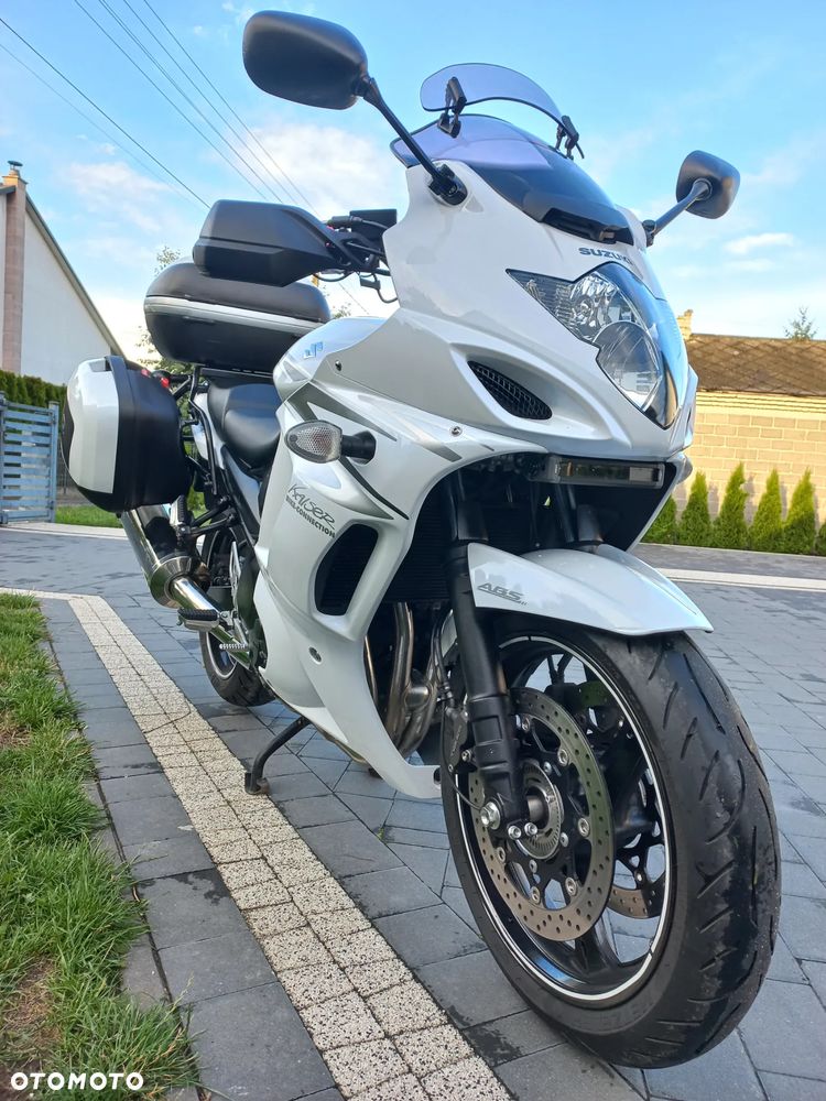 Suzuki GSX - 6