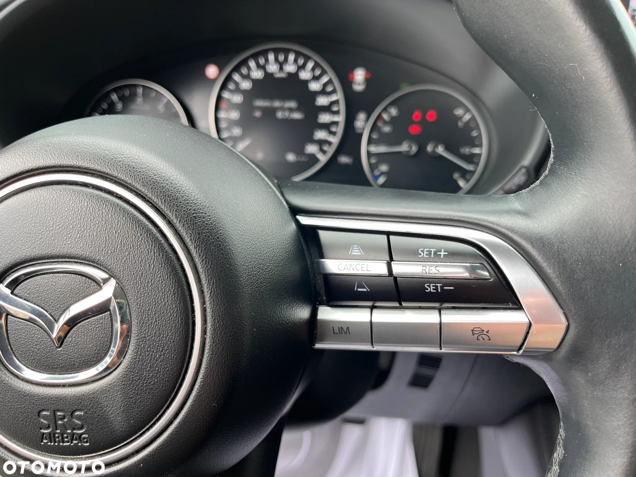 Mazda 3 SKYACTIV-X 2.0 M-Hybrid SELECTION - 28