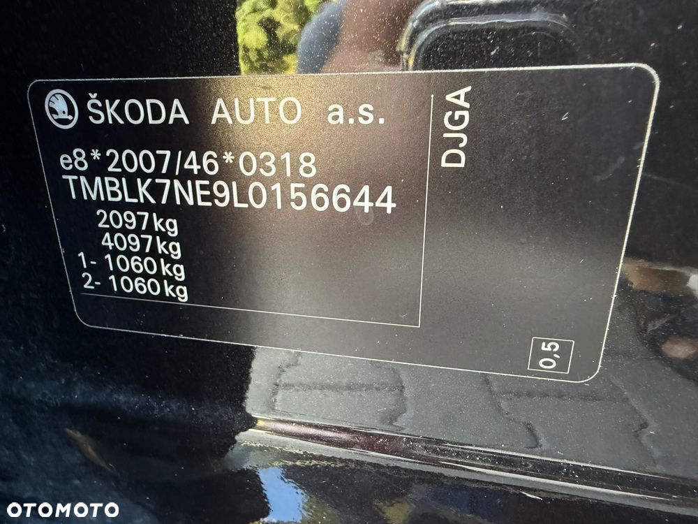 Skoda Octavia 2.0 TDI 4x4 DSG RS - 37
