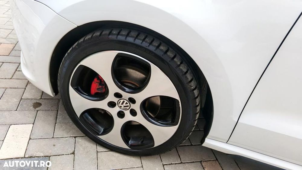 Volkswagen Polo 1.4 DSG GTI - 24