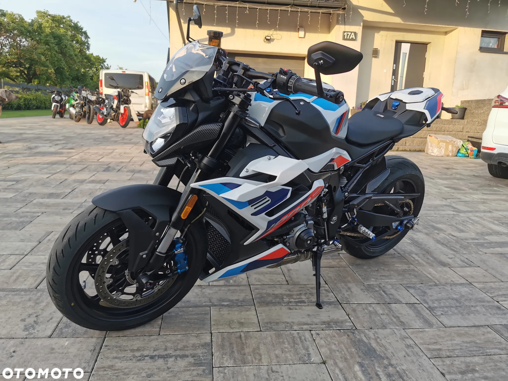 BMW S - 33