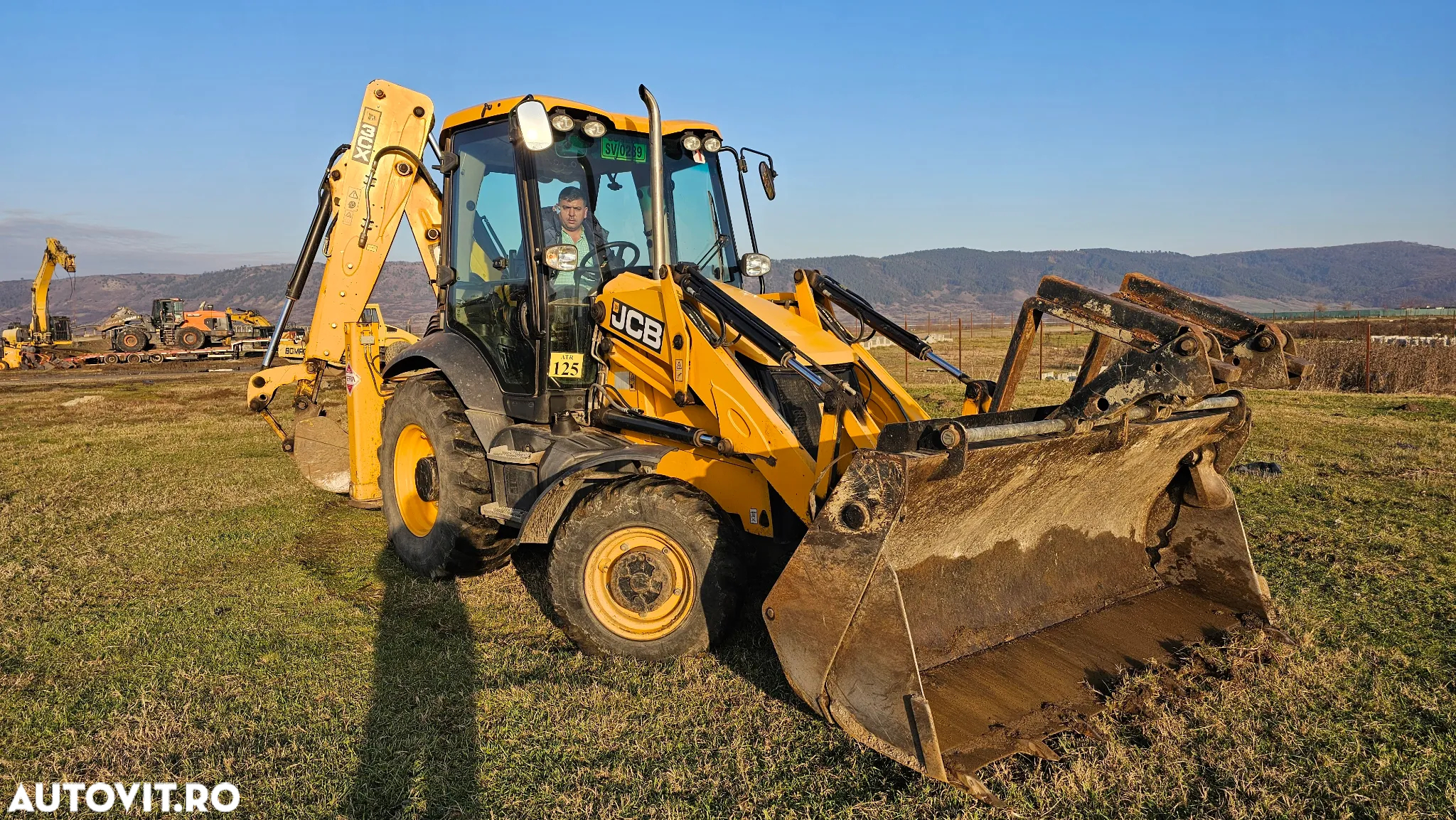 JCB 3CX Buldoexcavator - 11