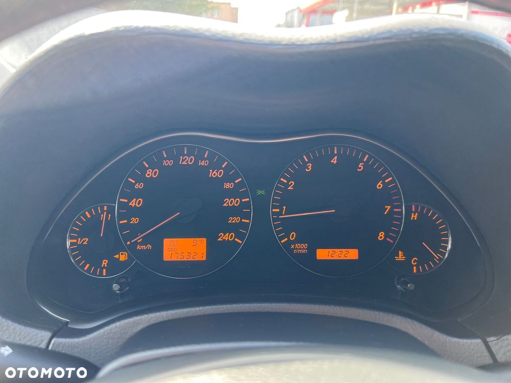 Toyota Avensis 1.8 VVT-i Sol - 19