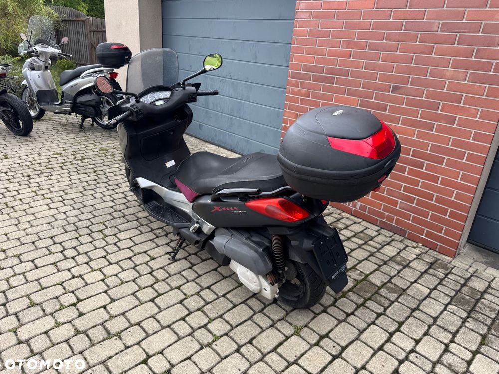 Yamaha X-max - 9