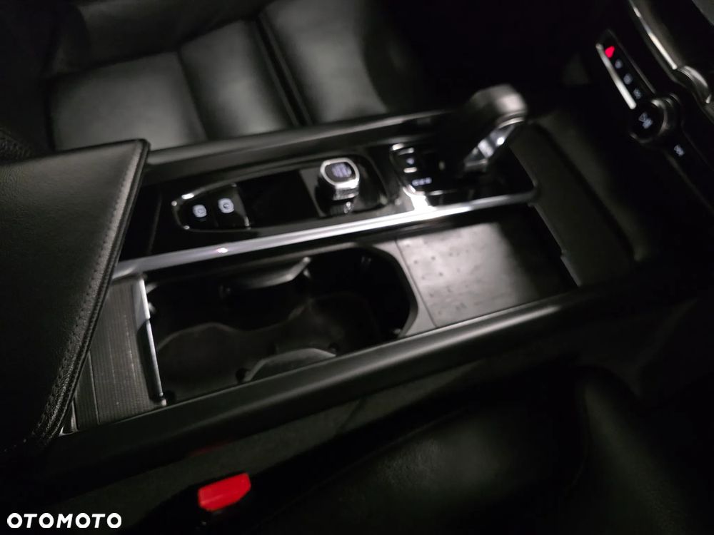 Volvo XC 60 B4 D Inscription - 21