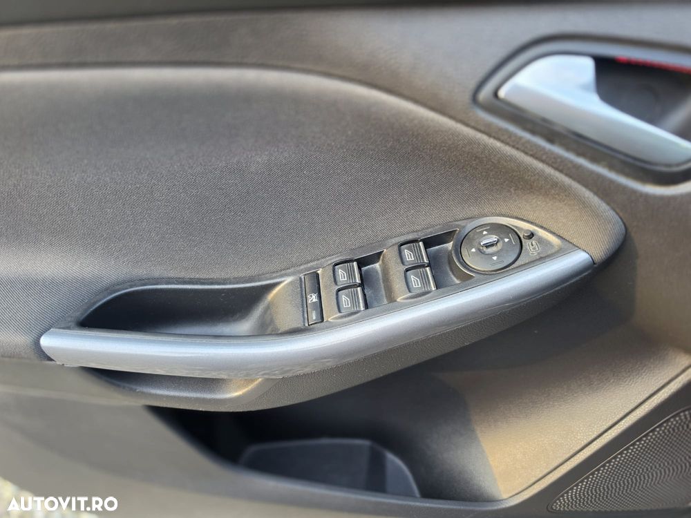 Ford Focus 1.6 EcoBoost Start-Stopp-System Titanium - 17