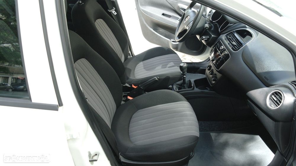Fiat Punto 1.2 Lounge S&S - 22