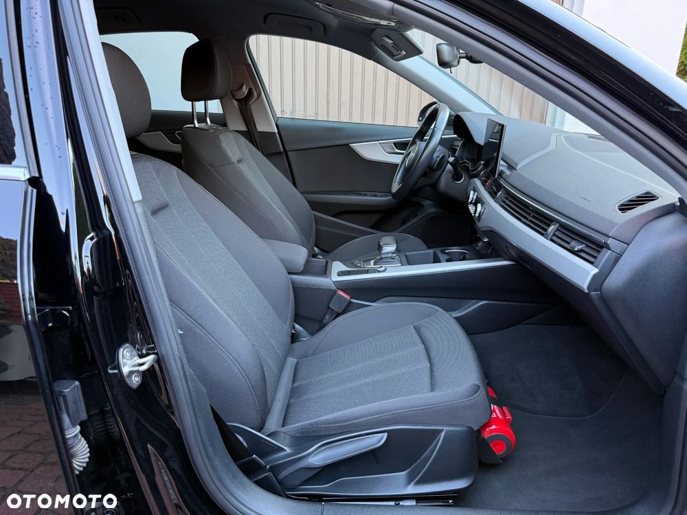 Audi A4 Limousine - 11