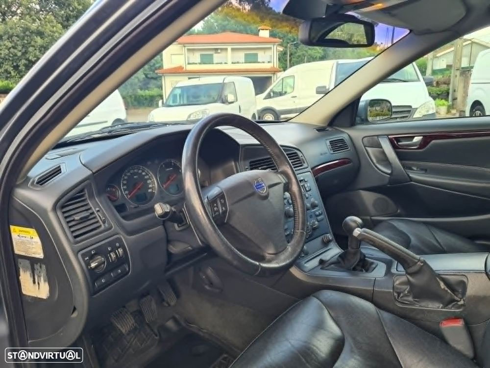 Volvo S60 2.4 D5 Nivel 3 - 5