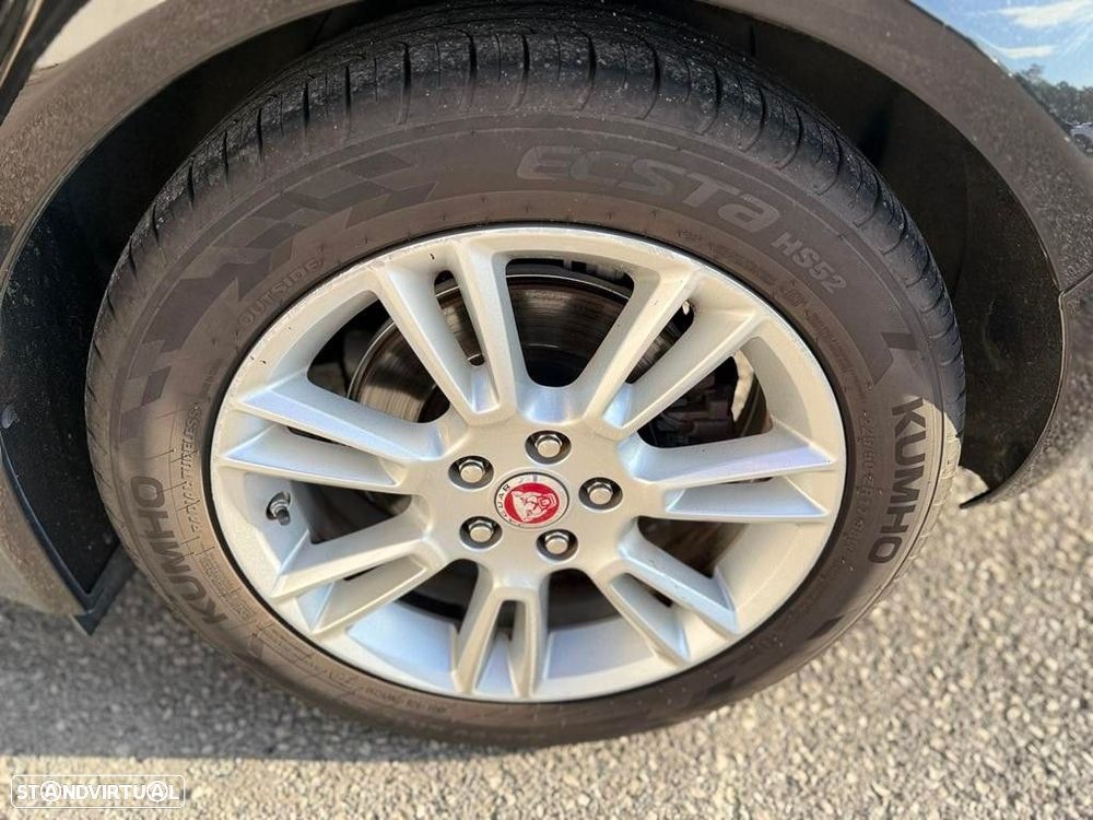 Jaguar XE 2.0 D Pure - 24