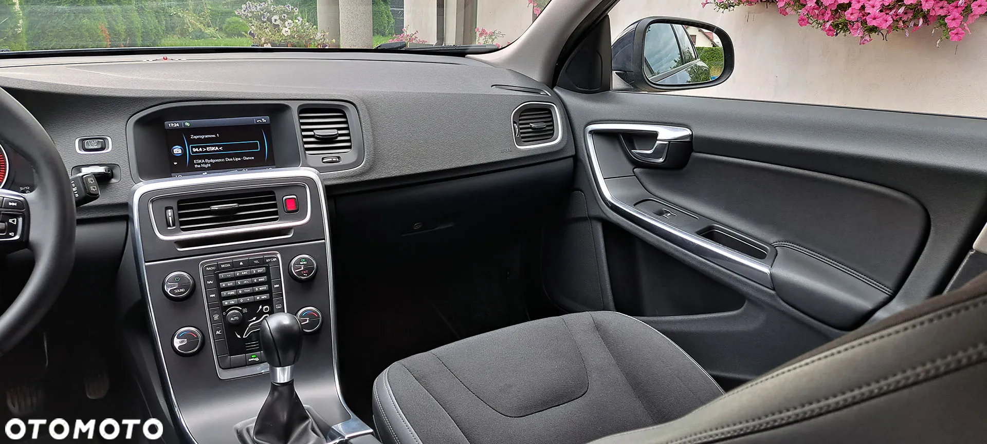 Volvo V60 D2 Momentum - 18