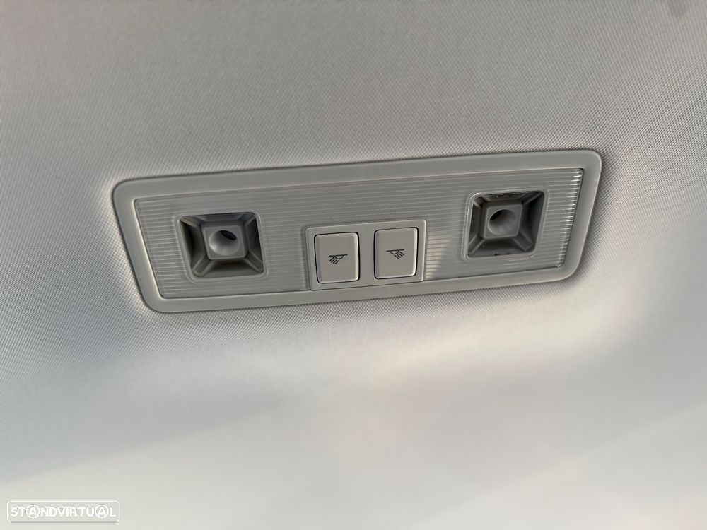 VW Passat Variant 2.0 TDi Business DSG - 44