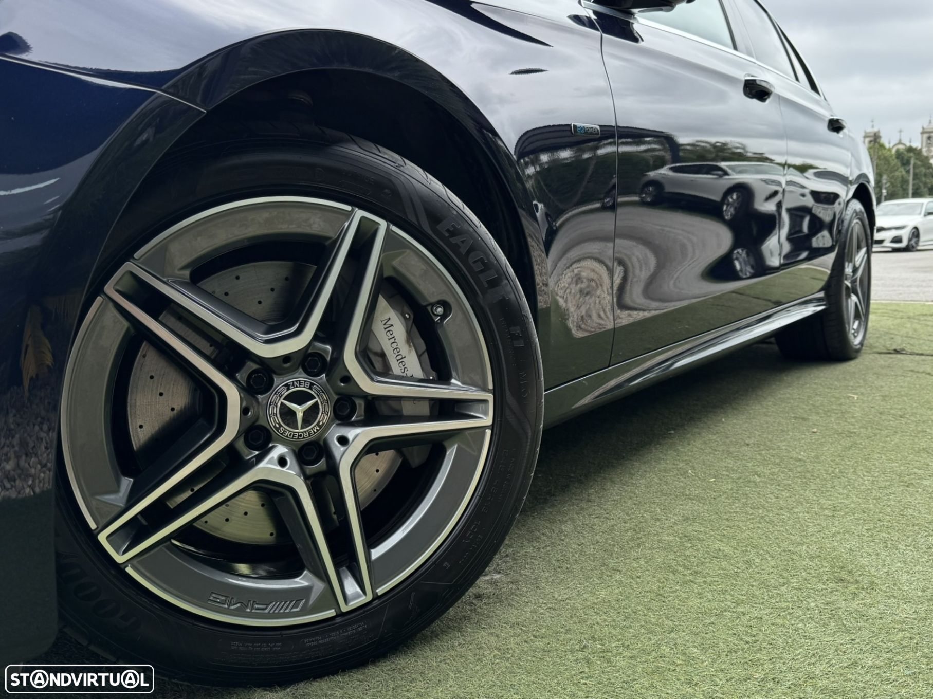 Mercedes-Benz E 300 e AMG Line - 8