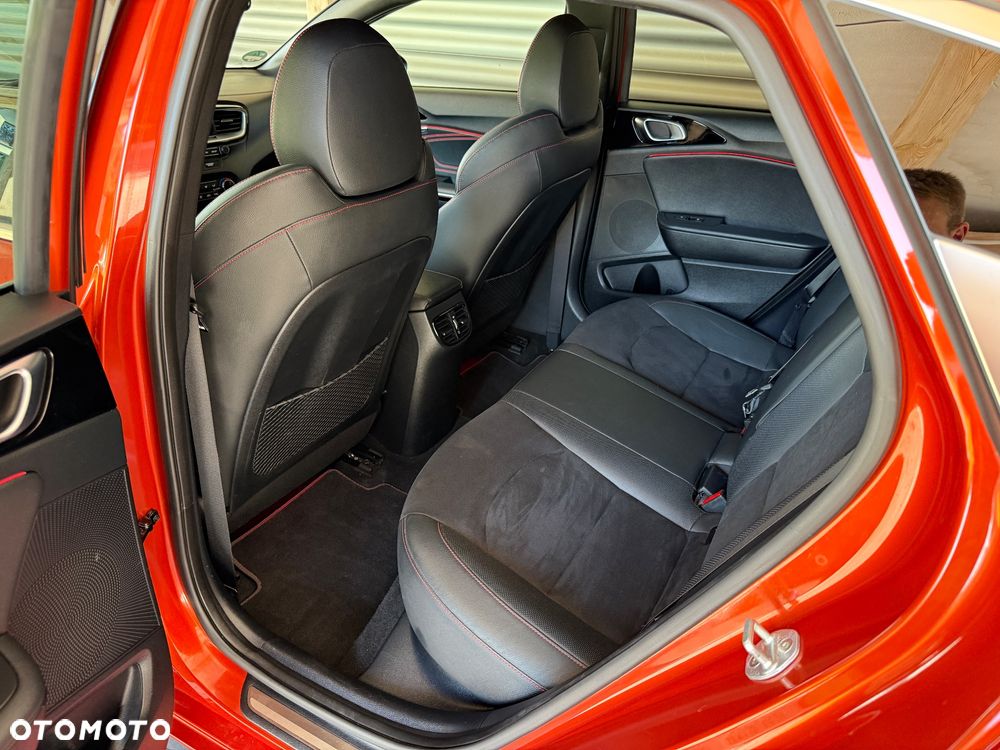 Kia ProCeed 1.6 T-GDI OPF GT - 24