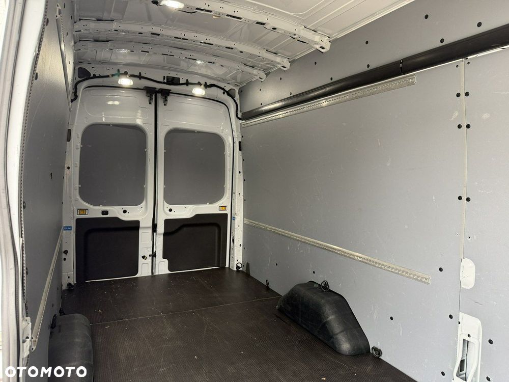 Ford Transit - 11