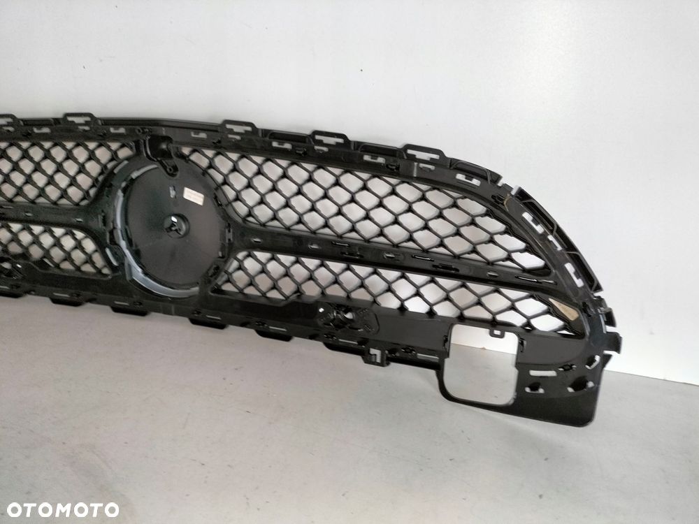 atrapa kratka grill mercedes c klasa w206 21- amg - 5