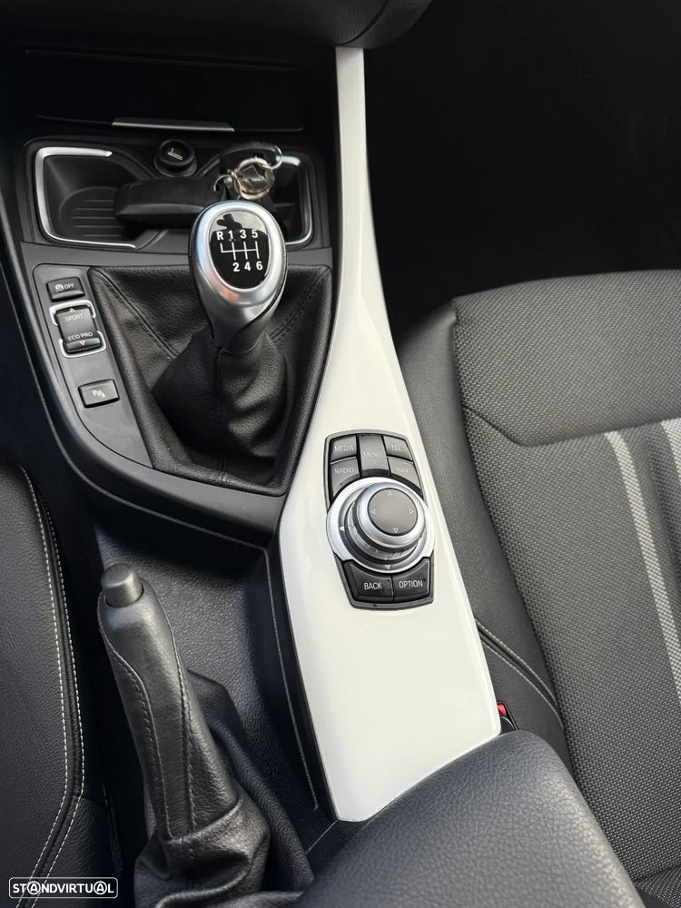 BMW 118 i Line Urban - 19