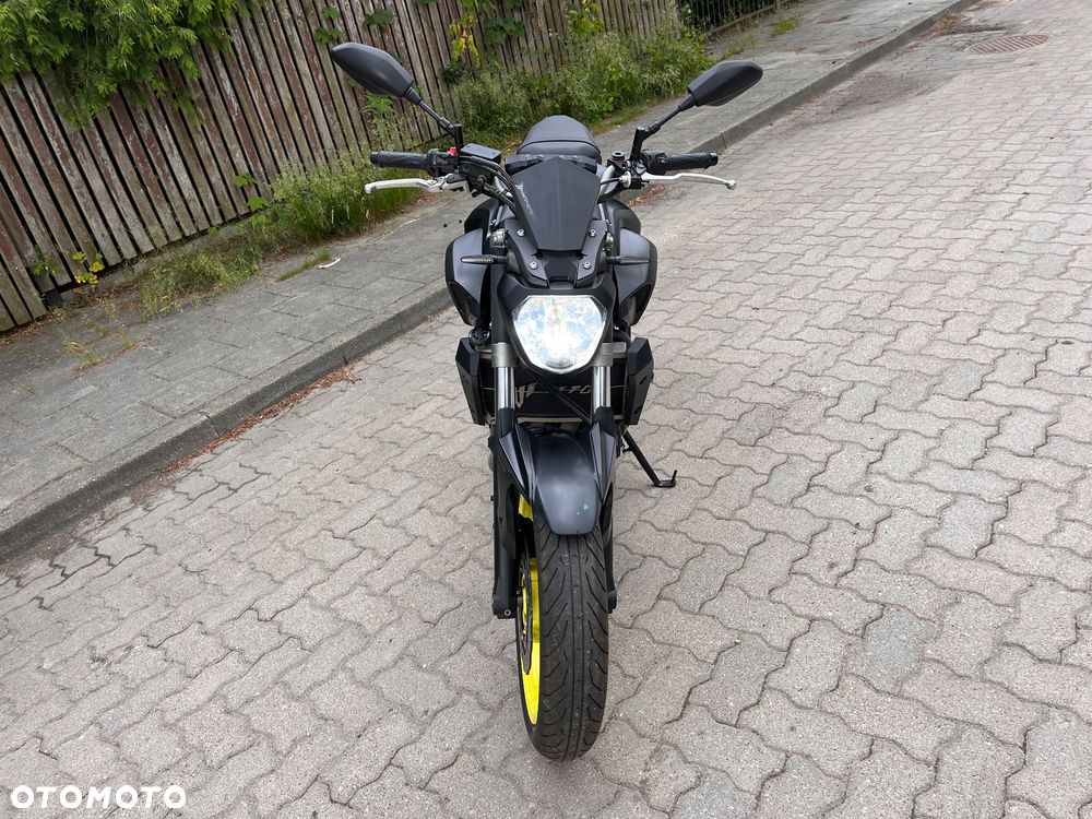 Yamaha MT - 8