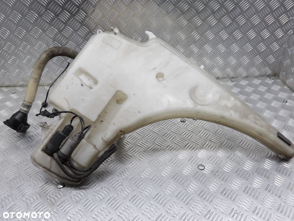 BMW E91 KOMBI 2.0D M47 04-08 ZBIORNICZEK SPRYSKIWACZY 712423112 - 2