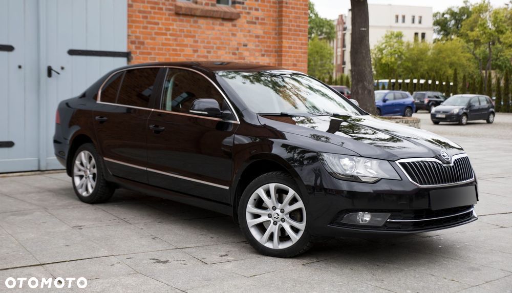 Skoda Superb 2.0 TDI 4x4 Elegance DSG - 2
