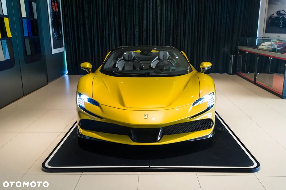 Ferrari SF90 Spider - 5