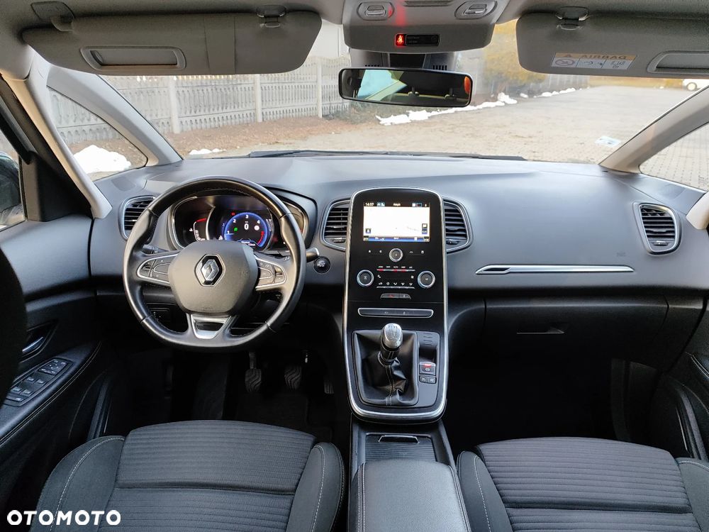 Renault Grand Scenic - 10