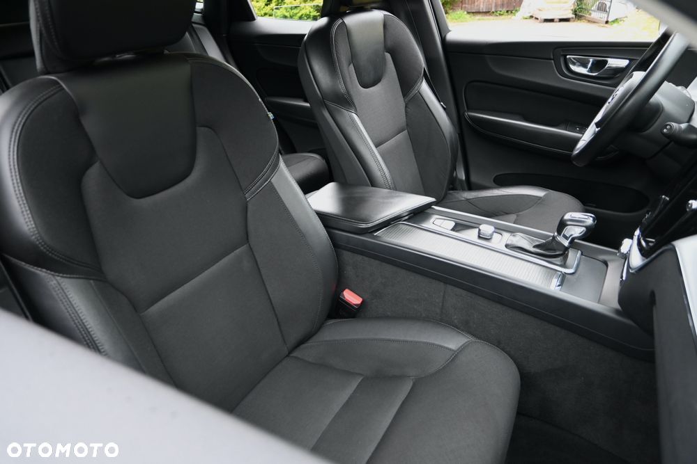 Volvo XC 60 D4 Geartronic Momentum Pro - 30