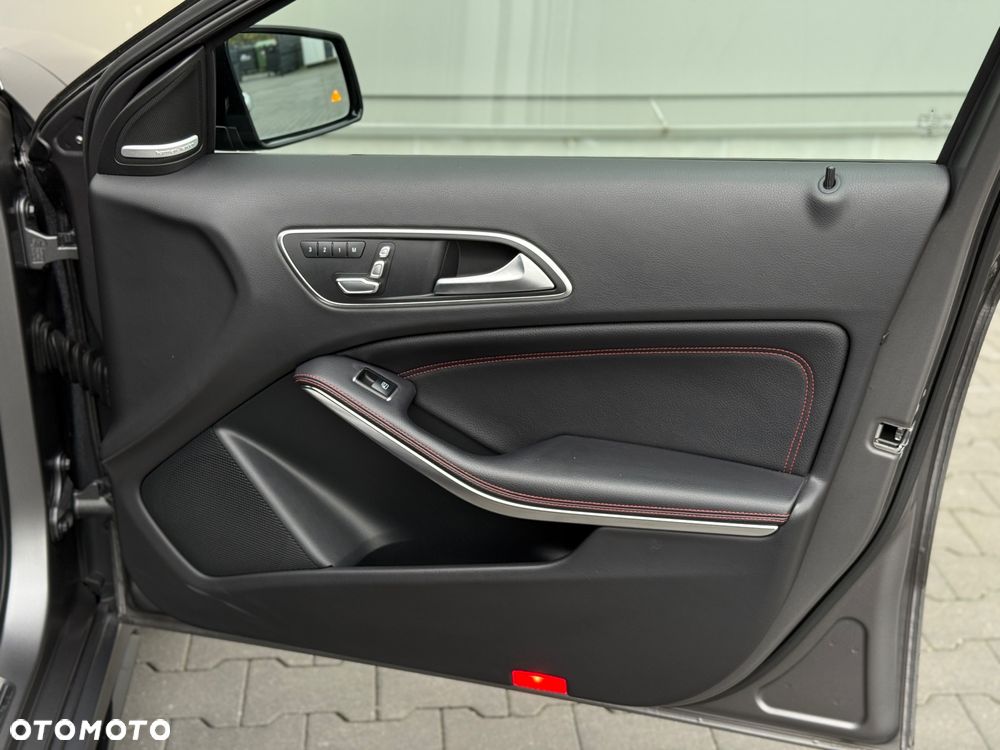 Mercedes-Benz Klasa A AMG 45 4Matic AMG Speedshift 7G-DCT - 35