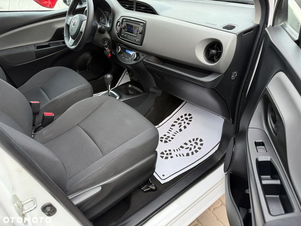 Toyota Yaris Hybrid 100 Active - 15