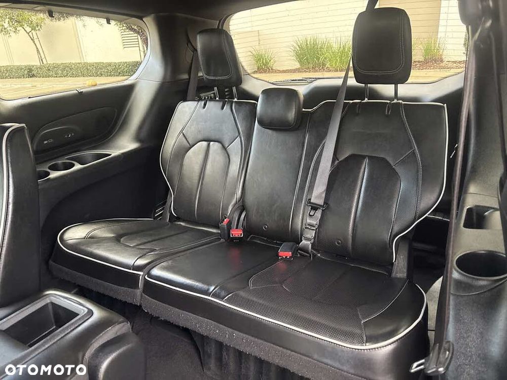 Chrysler Pacifica - 11