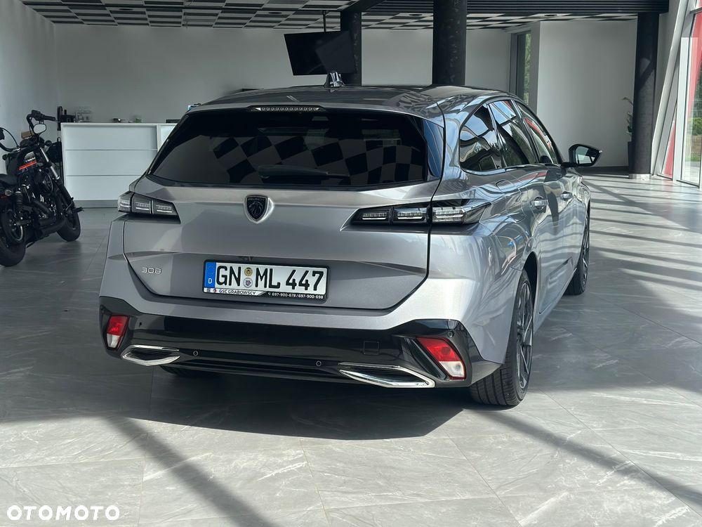 Peugeot 308 - 8