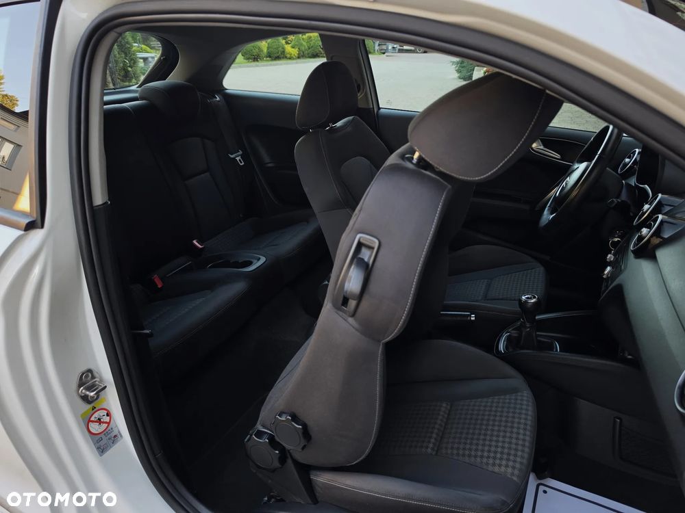 Audi A1 3-drzwiowe 1.2 TFSI S line edition - 39