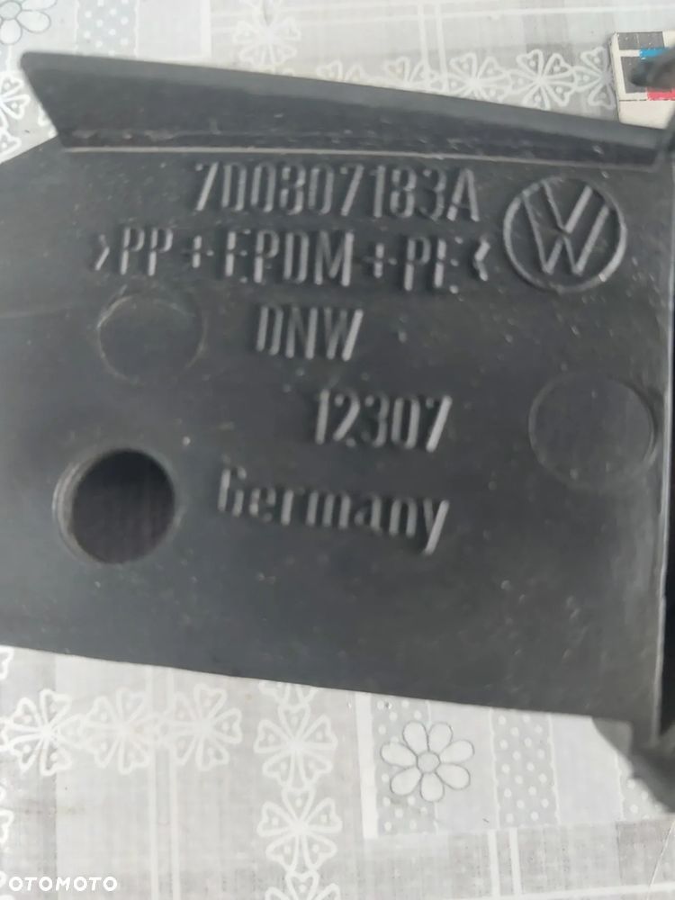 Ślizg zderzaka vw t4 96-04 lewy - 2