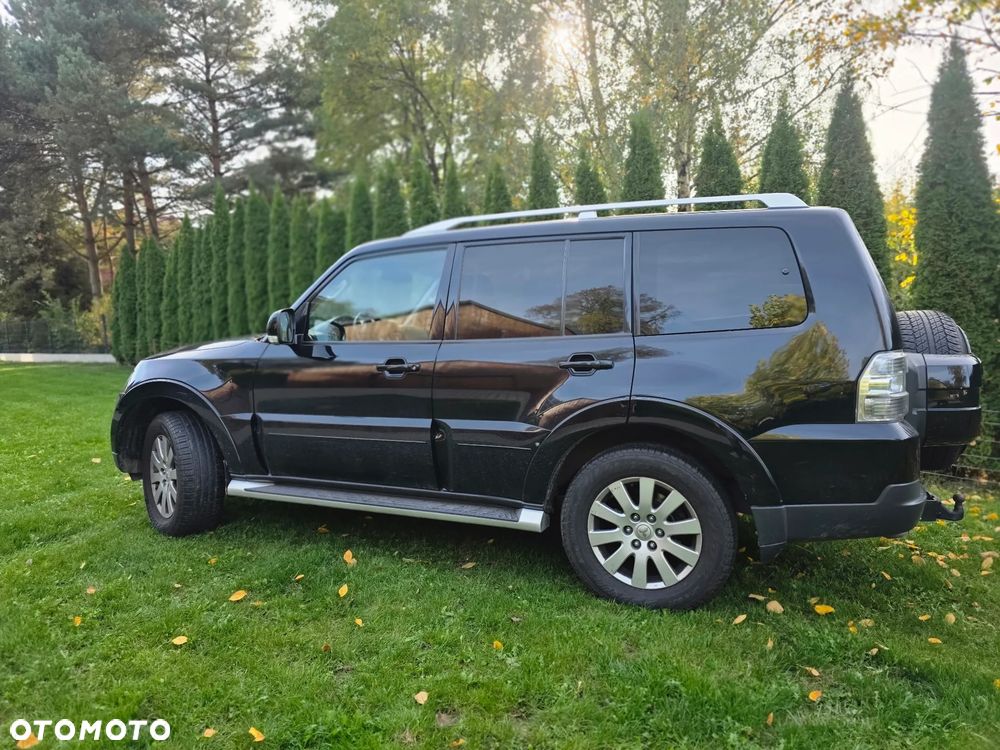 Mitsubishi Pajero - 2