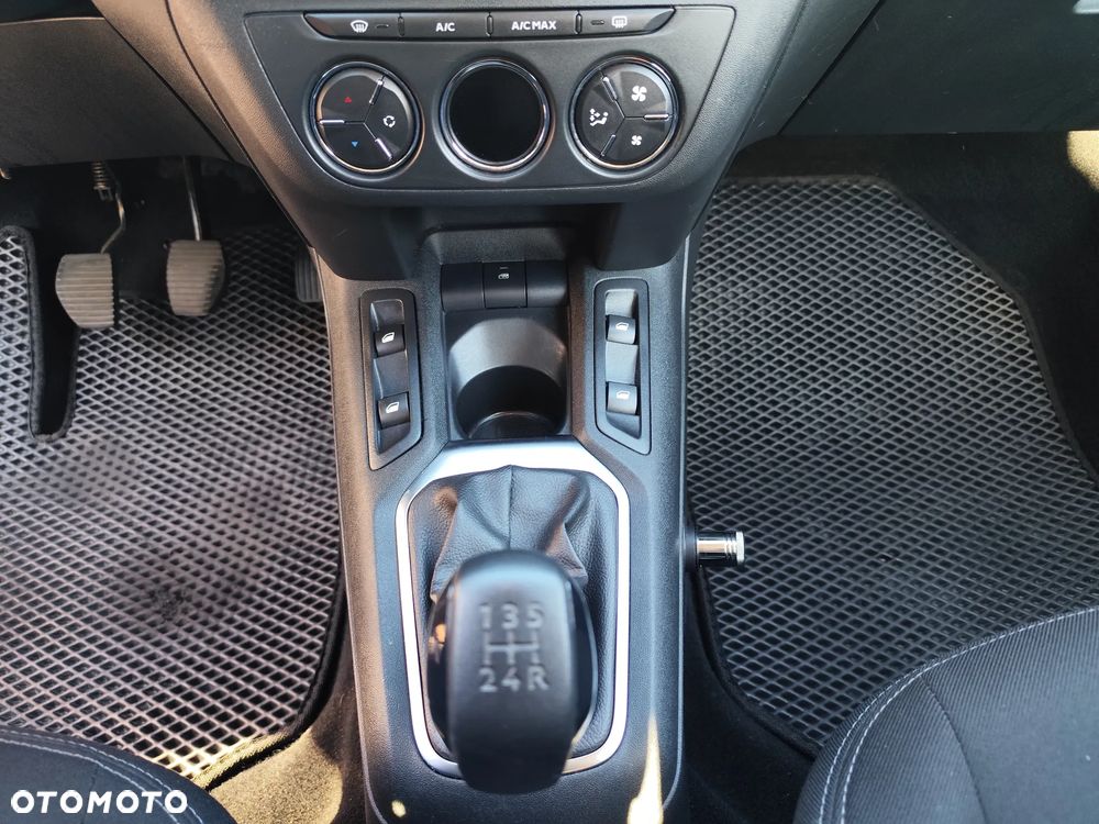 Peugeot 301 1.6 VTi Allure - 33