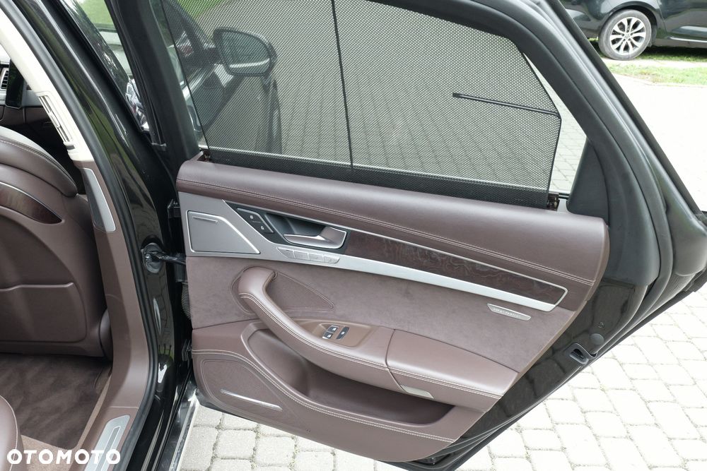 Audi A8 4.2 TDI Quattro - 13