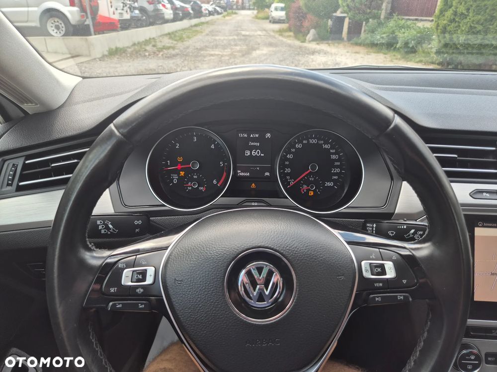 Volkswagen Passat 2.0 TDI SCR Highline - 17